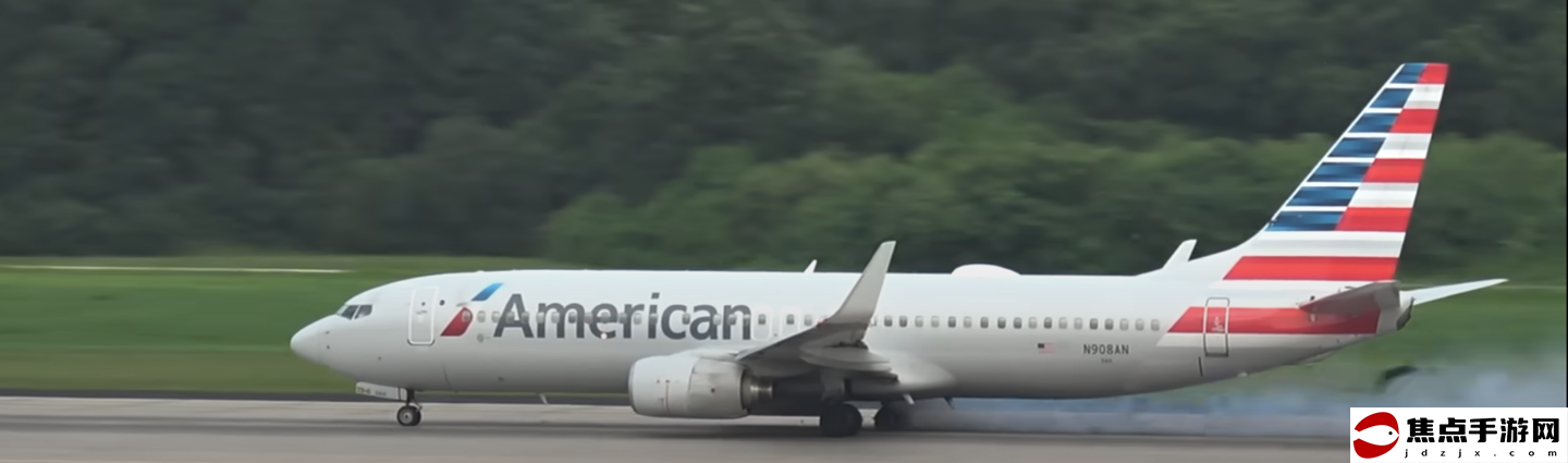 事故不斷 美國航空一架波音737-800客機起飛時爆胎
